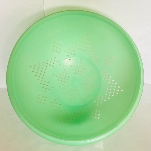 Vintage Tupperware 339 Jadeite Green Colander Strainer 9” Diameter USA - Picture 2 of 5